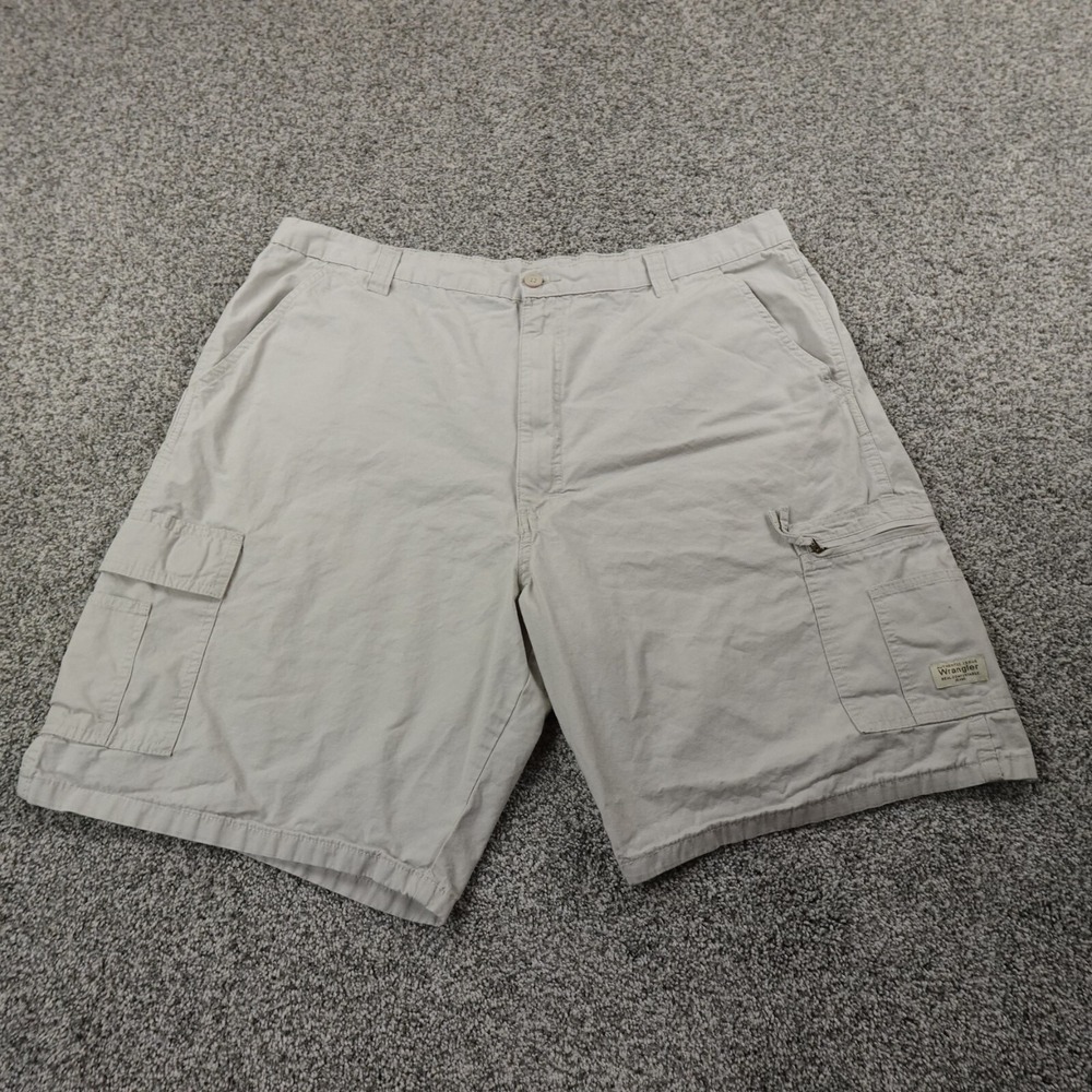 Wrangler Shorts Mens 42 Beige Cargo Utility Ripstop Relaxed Outdoor Hiking Work